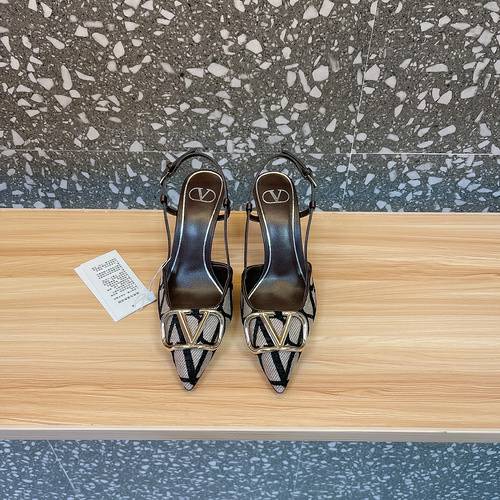 Picture of Valentino Shoes Women _SKUfw134655975fw